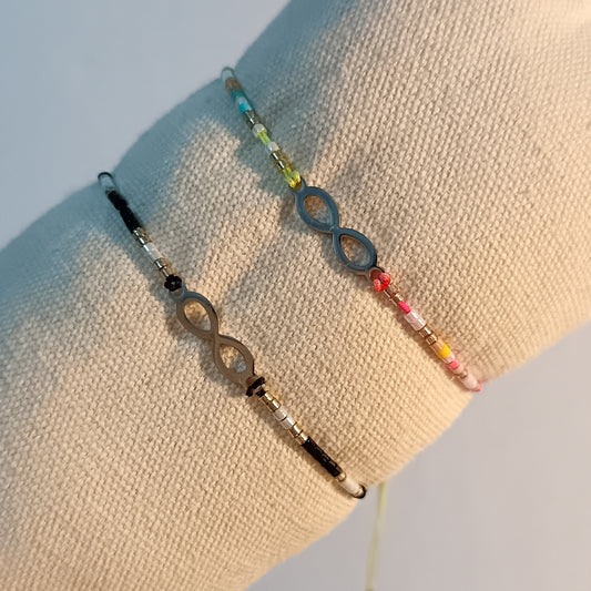 PULSERA DE HILO INFINITO